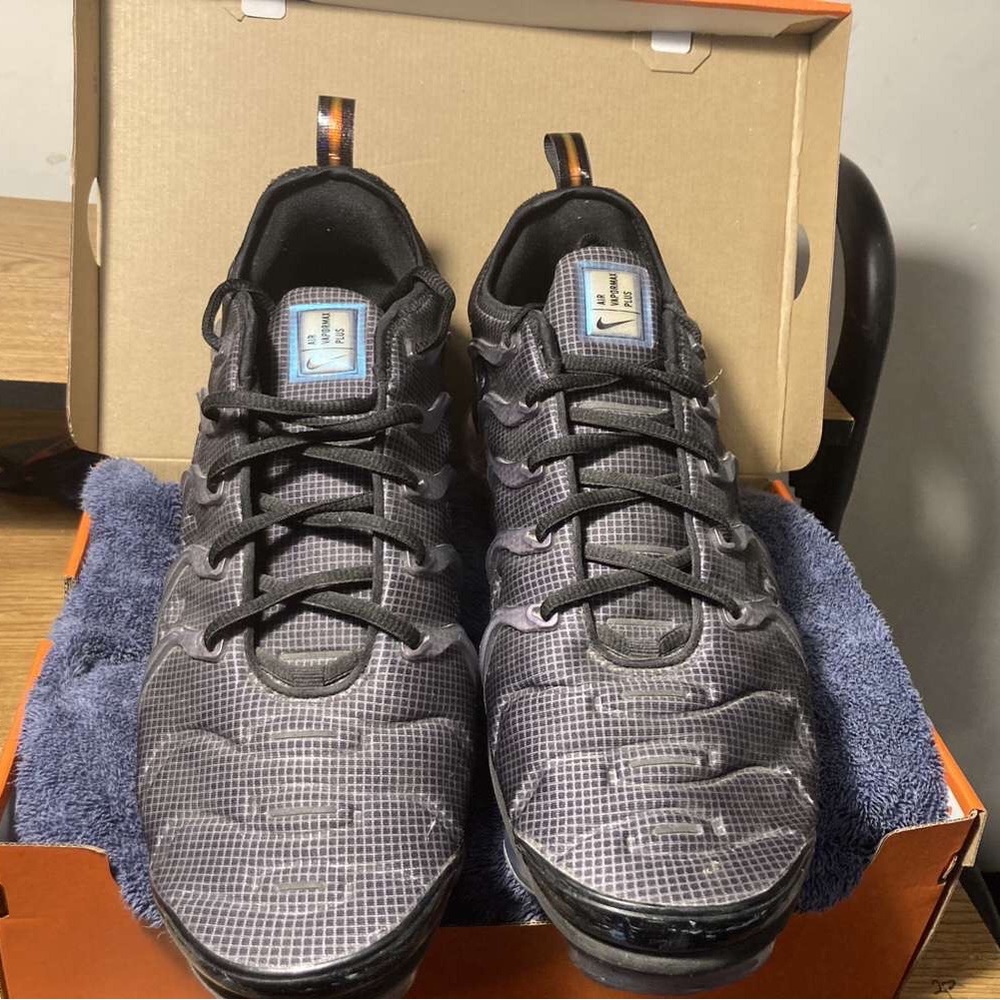 NIKE AIR VAPORMAX PLUS MEGATON